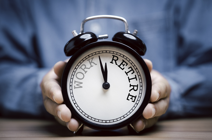 A mini retirement is a deliberate break from work, planned in advance to reduce burnout, improve motivation, and test your future retirement lifestyle and budget.